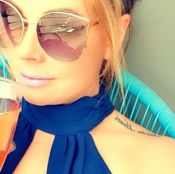 Meet your Posher, Jade - Picture 1 of 1